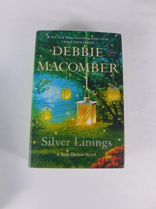 Other - Silver Linings Debbie Macomber Ballantine Books HC DJ Green 2015 Fiction Romance